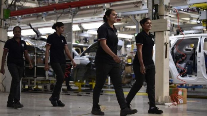 MG Motor's All-Women Crew Manufactures 50,000TH HECTOR IN Gujarat MG Motor's All-Women Crew Manufactures 50,000TH HECTOR IN Gujarat