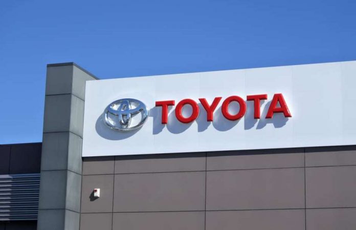Toyota agrees to average annual wage hike of 9,200 yen per month Toyota agrees to average annual wage hike of 9,200 yen per month