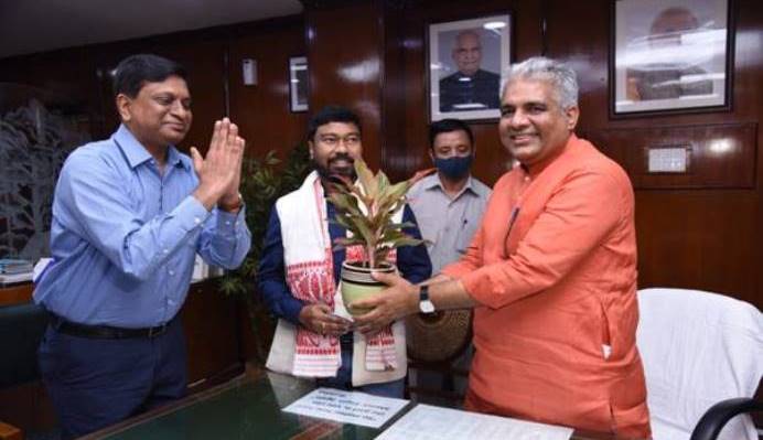 Bhupendra Yadav takes charges as Union Minister -Labour & Employment Bhupendra Yadav takes charges as Union Minister -Labour & Employment