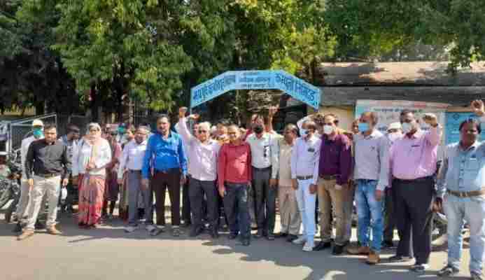 Madhya Pradesh power sector employees boycott work ahead of Diwali Madhya Pradesh power sector employees boycott work ahead of Diwali