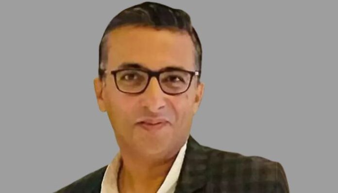 Bajaj Auto appoints Dinesh Thapar as new CFO