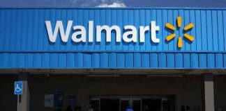 Walmart accelerates expansion, to hire thousands of people globally