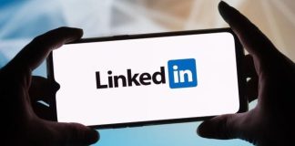 Linkedin bot war removes 50 of 'Apple staff' accounts