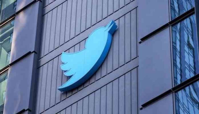 Sacked Twitter employee asks his job status, Elon Musk laughs Sacked Twitter employee asks his job status, Elon Musk laughs
