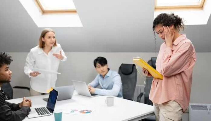 Ex-employee explains toxic work environment at her company Ex-employee explains toxic work environment at her company